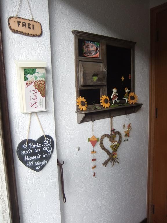 Pension / Ferienwohnungen Scheid Kestert Esterno foto