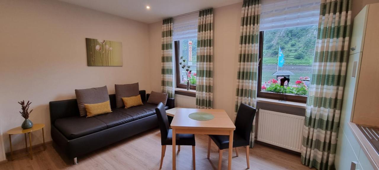Pension / Ferienwohnungen Scheid Kestert Esterno foto