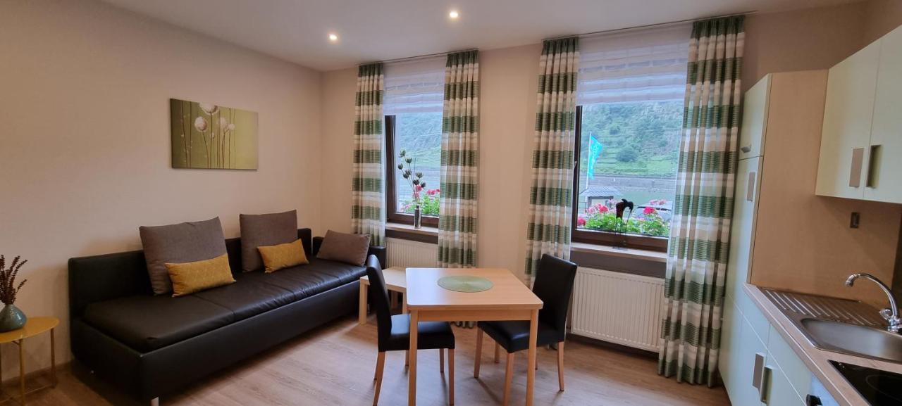 Pension / Ferienwohnungen Scheid Kestert Esterno foto