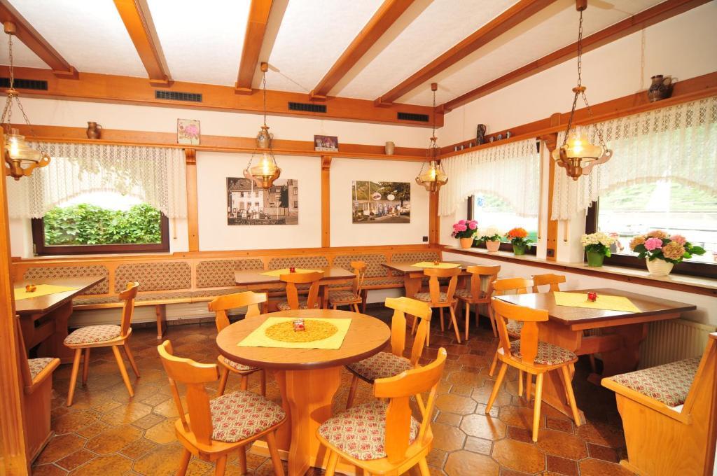 Pension / Ferienwohnungen Scheid Kestert Esterno foto