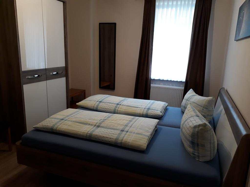 Pension / Ferienwohnungen Scheid Kestert Esterno foto