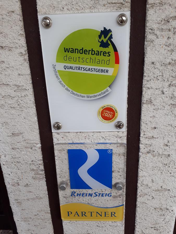 Pension / Ferienwohnungen Scheid Kestert Esterno foto